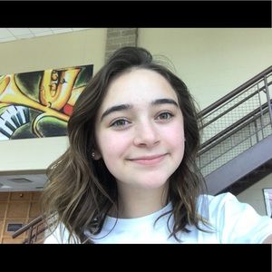 Meet your Posher, Olivia